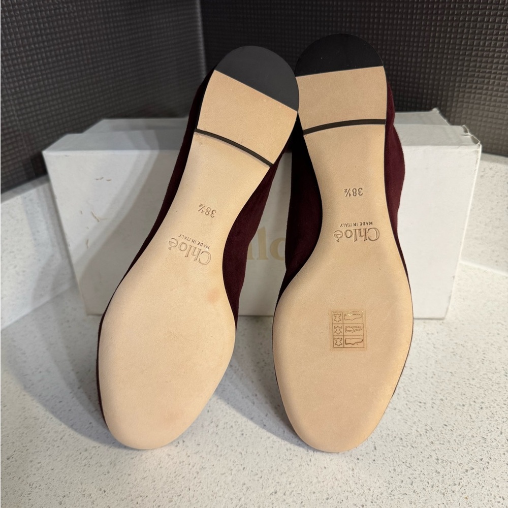 $550 Chloé Suede Scalloped Accent Ballet Flats Dark Red 38.5 NIB - Picture 5 of 8
